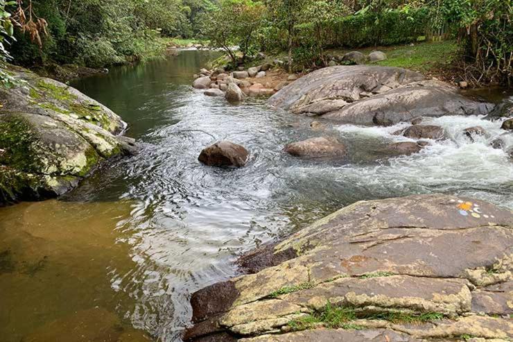 شقة بوكاينا دي ميناس  في Chale Piscina Natural المظهر الخارجي الصورة